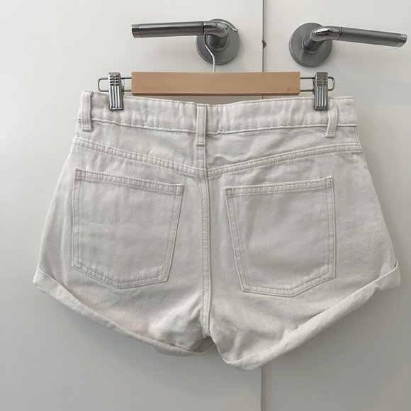 Cotton On Mid Rise Relaxed Denim Shorts - White - Picture 3 of 4